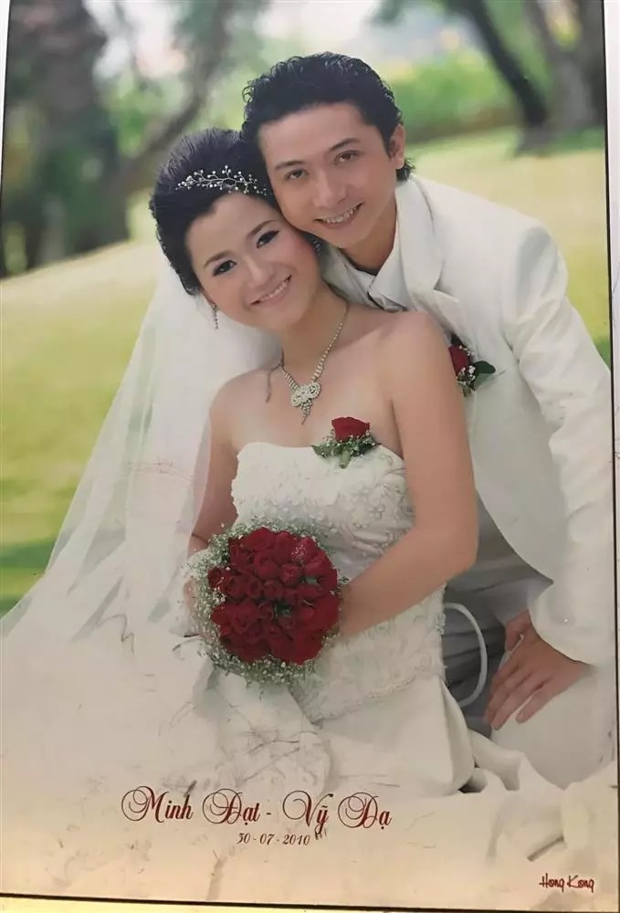 Nhìn lại hình ảnh cưới của nữ diễn viên cùng chồng từ năm 2010, cho thấy Lâm Vỹ Dạ chỉ thua về số tuổi thôi, vì mọi thứ đều đẹp lên theo thời gian.
