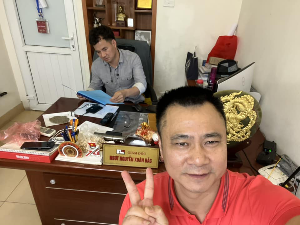 Tự Long cho biết Nam Tào bắt đầu ho, còn Bắc Đẩu vì ốm phải ở nhà.