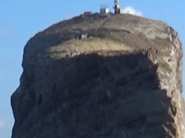 Kỳ bí đảo Hòn Hải hình cá voi giữa Biển Đông