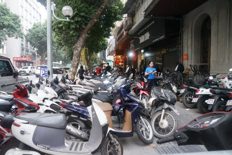 Dịch vụ hốt bạc trong đêm cuối năm ở Hà Nội: Kiếm một ngày bằng cả tháng, kỳ vọng năm 2024 khởi sắc - 2