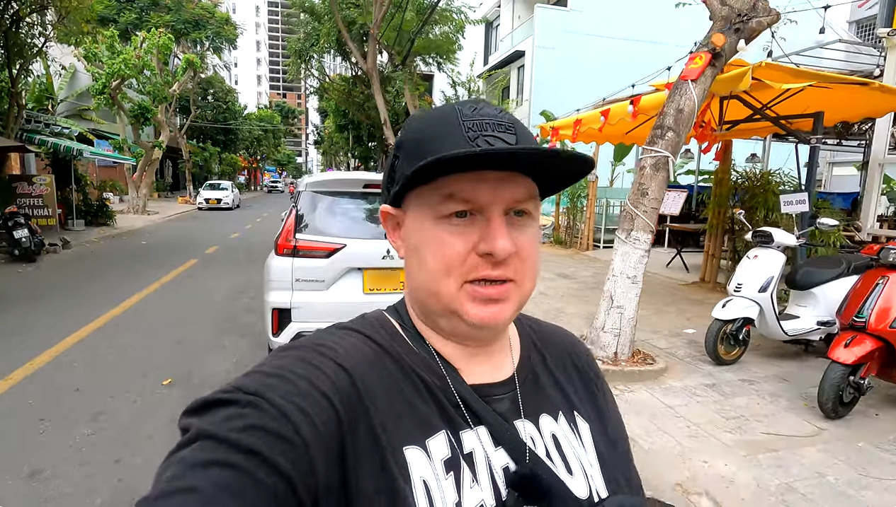 Will quay video chia sẻ về trải nghiệm ẩm thực tại Đà Nẵng