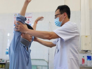 Sức khỏe - Chơi game trên điện thoại liên tục, nam sinh 15 tuổi liệt tứ chi phải cấp cứu