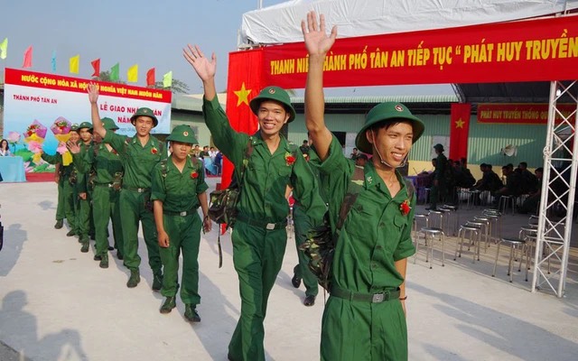 Theo quy định hằng năm, công dân được gọi nhập ngũ và thực hiện nghĩa vụ tham gia Công an nhân dân một lần vào tháng hai hoặc tháng ba