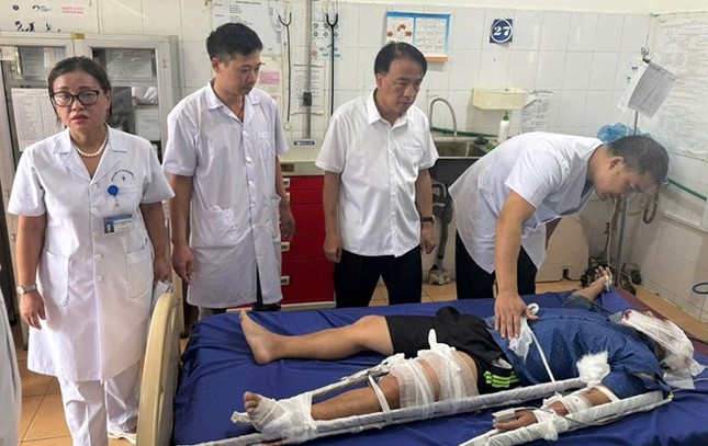 Các nạn nhân được cấp cứu tại Trung tâm Y tế huyện Mường Chà.