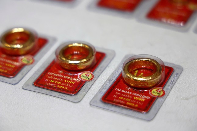 Giá vàng nhẫn mỗi ngày một kỷ lục (ảnh: Như Ý).