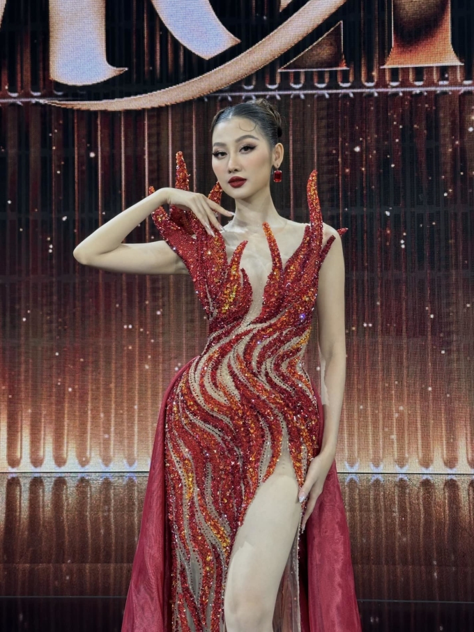 Hoa hậu hợp tác với những nhà thiết kế từng đồng hành cùng Thùy Tiên tại Miss Grand International 2021.