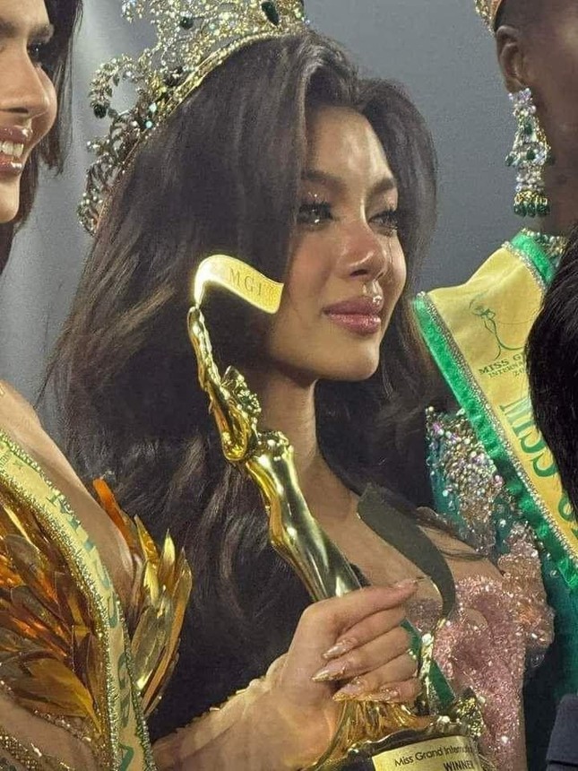 Sốc với hình ảnh được cho là đại diện Myanmar sau khi thành Á hậu Miss Grand 2024 - 1