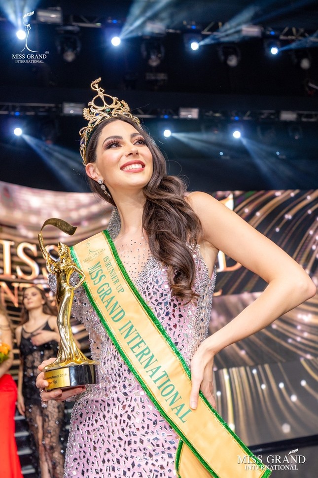 Trước Thae Su Nyein, từng có nhiều nàng hậu từ bỏ vương miện Miss Grand International - 3