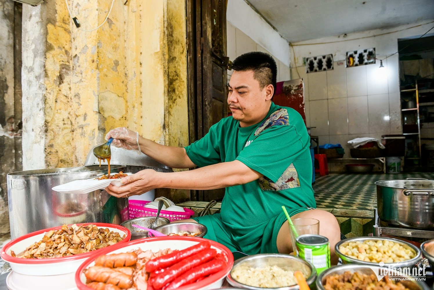 Quán xôi xíu 60 năm đông khách ở Nam Định, ông chủ tiết lộ bí quyết gia truyền - 4