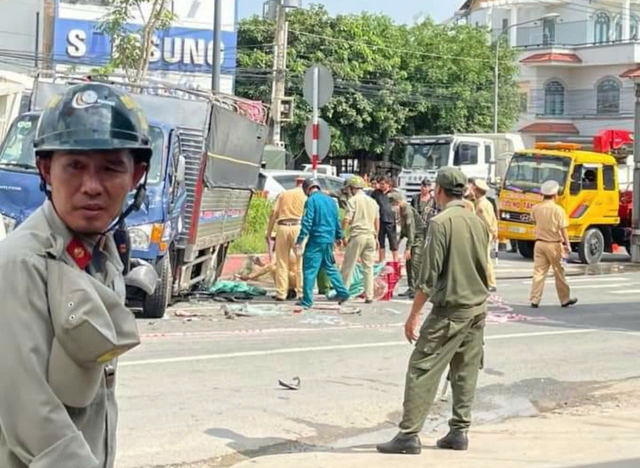 Tin tức 24h: Giá vàng hôm nay ngày 4/11 đồng loạt giảm cực mạnh - 9