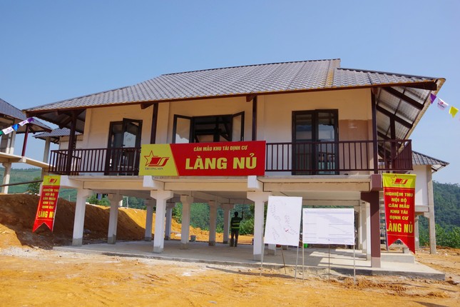 Căn nhà mẫu khu tái định cư Làng Nủ.