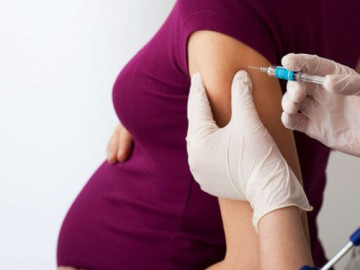 Tại sao phụ nữ mang thai nên tiêm phòng cúm?