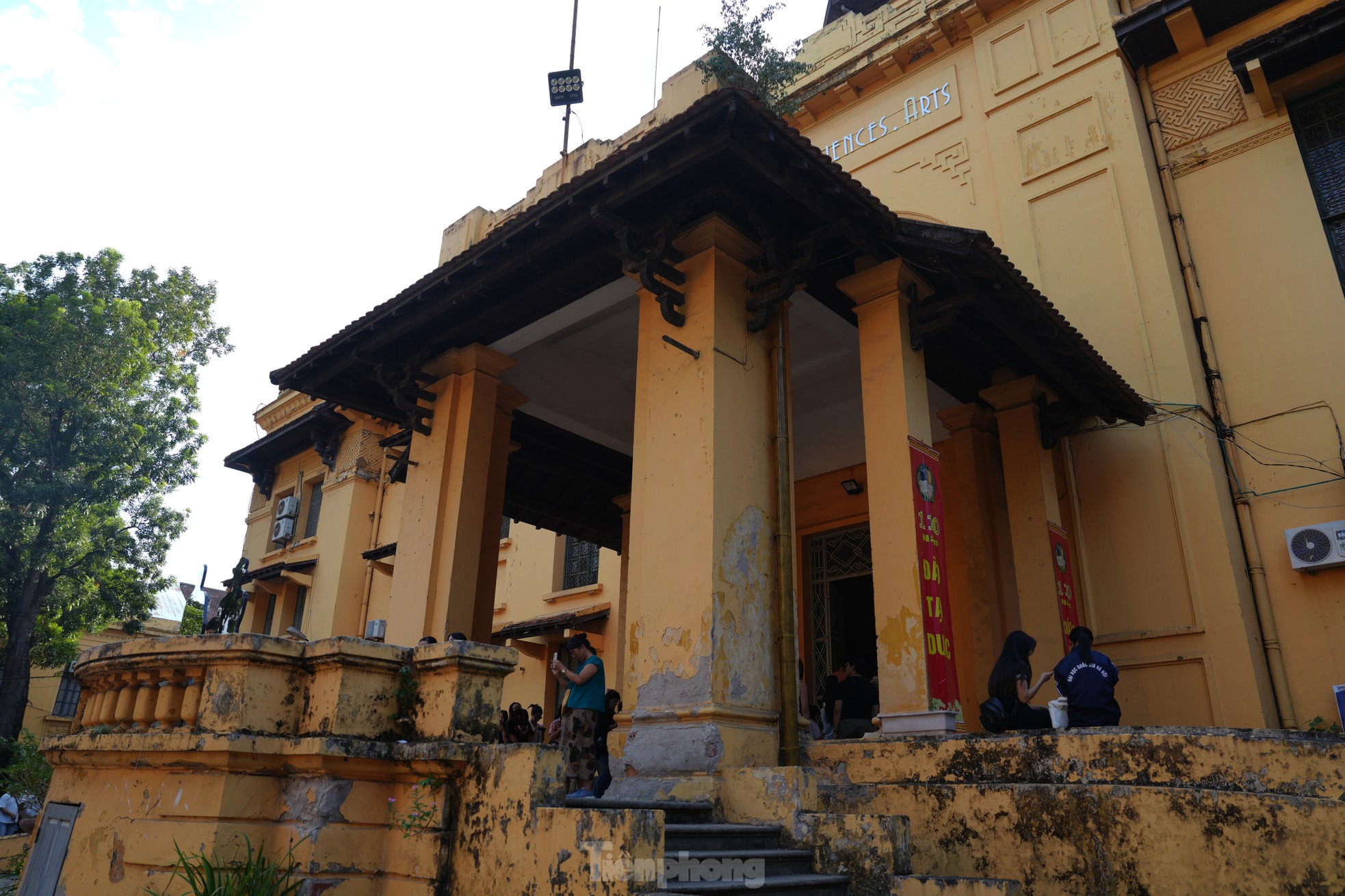 Chiêm ngưỡng hình ảnh tại thánh đường tri thức của Hà Nội - 19