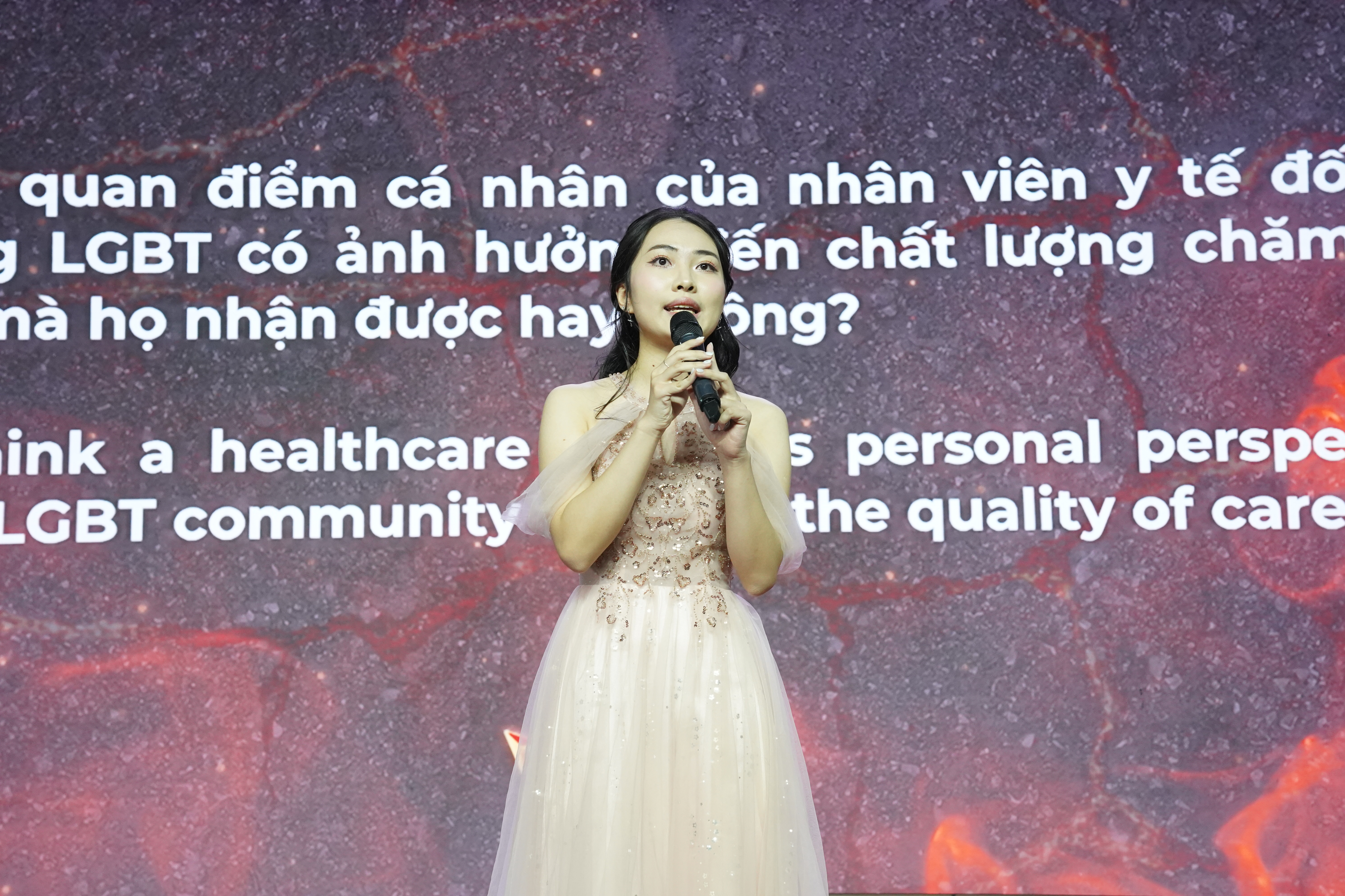Thủ khoa ngành Răng Hàm Mặt thành amp;#34;Sinh viên của nămamp;#34; ở Y Hà Nội - 4