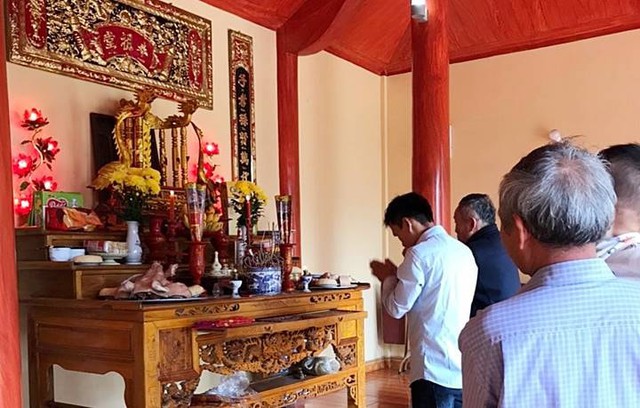 Rằm tháng Mười xưa cả làng, cả tổng ăn mừng. Ngoài cầu nguyện sức khỏe, bình an, may mắn, tài lộc... ngày này được cho là đặc biệt linh thiêng và cầu tài, cầu lộc rất linh ứng. Ảnh internet