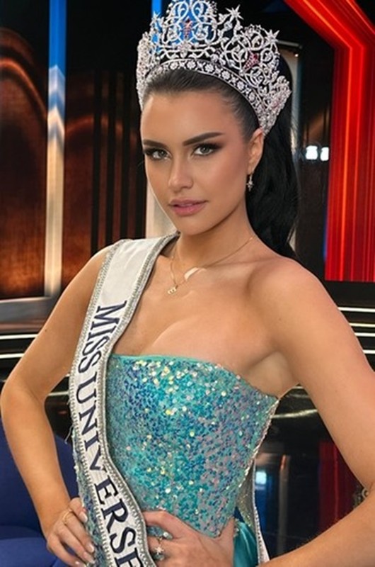 Chuyên trang sắc đẹp uy tín Missosology hết lời khen ngợi nhan sắc của Emilia Dides - đại diện Chile ở Miss Universe 2024. Ảnh: Instagram Emilia Dides.