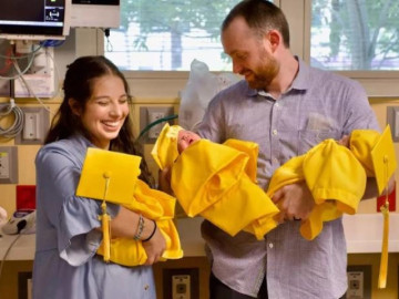 Bà mẹ "chết lâm sàng" 45 phút do thuyên tắc ối khi sinh ba