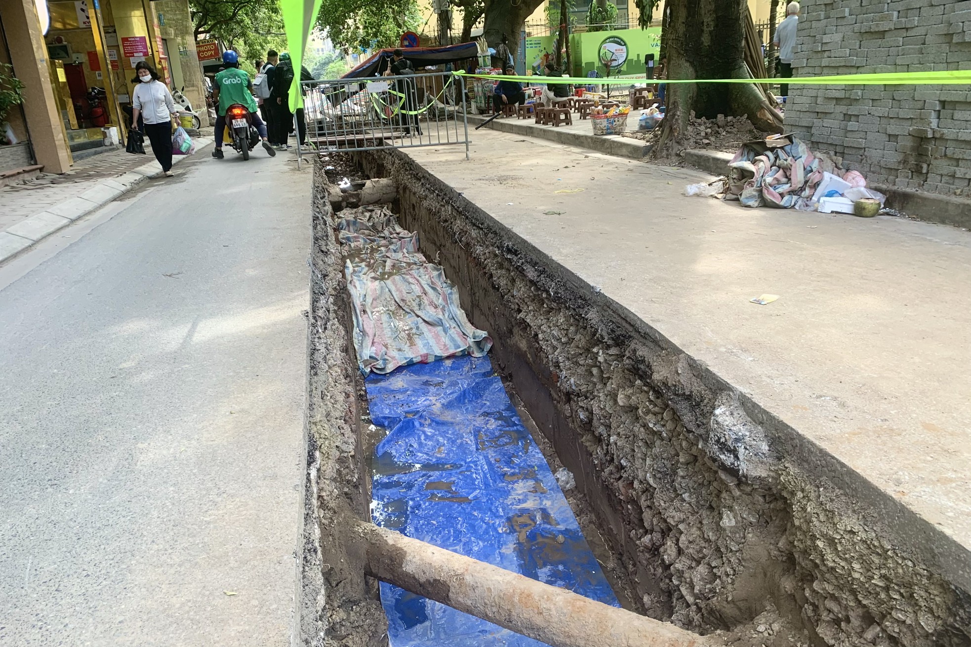 Hiện trường phát hiện 150 bộ hài cốt ở Hà Nội - 7