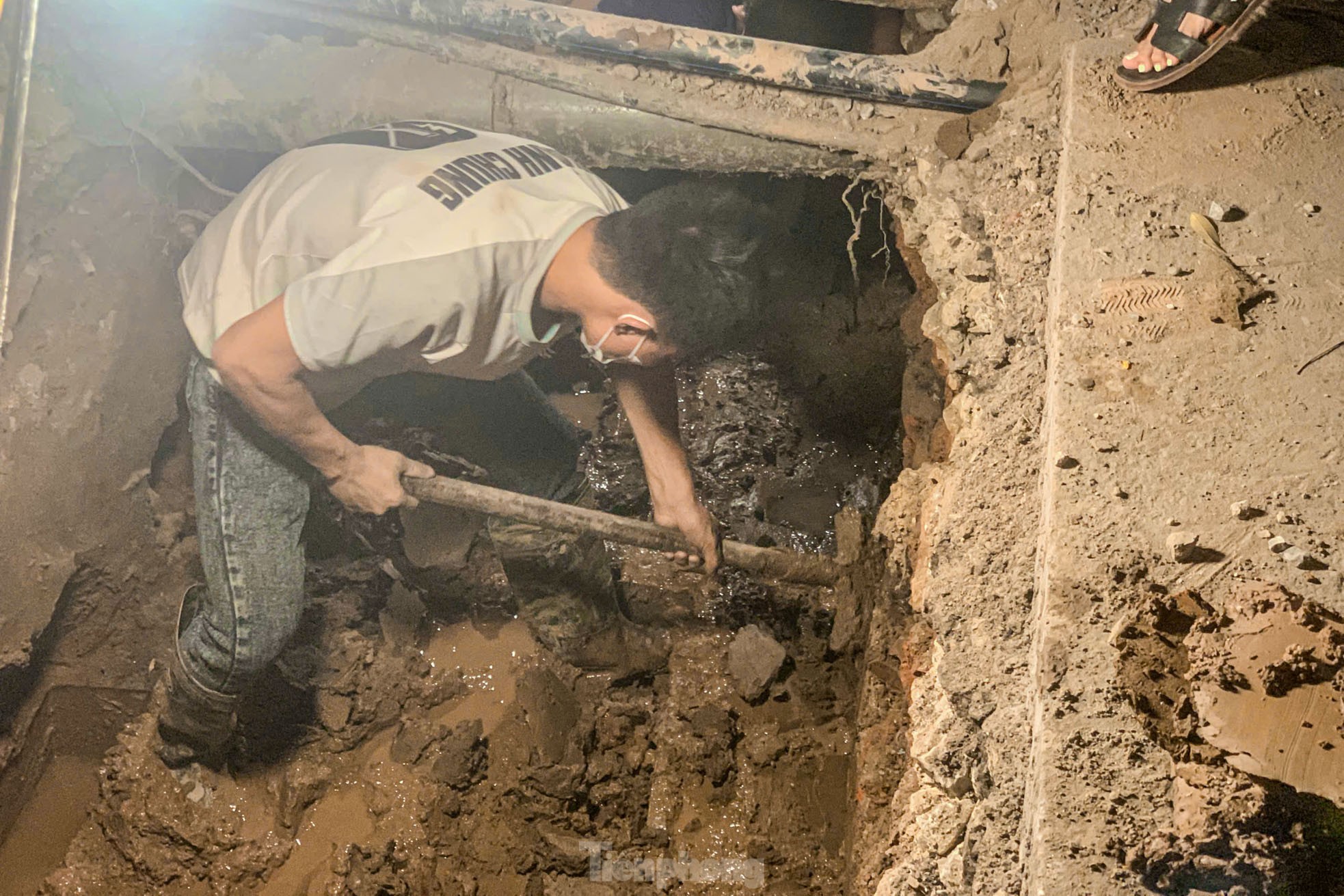 Những hài cốt được phát hiện ở độ sâu khoảng 80-100cm.