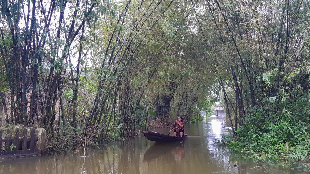 Hiện nay, ở Thừa Thiên Huế mưa giảm, nhưng theo dự báo trong hôm nay đến ngày 28-11, ở địa phương này mưa lớn sẽ tiếp diễn.