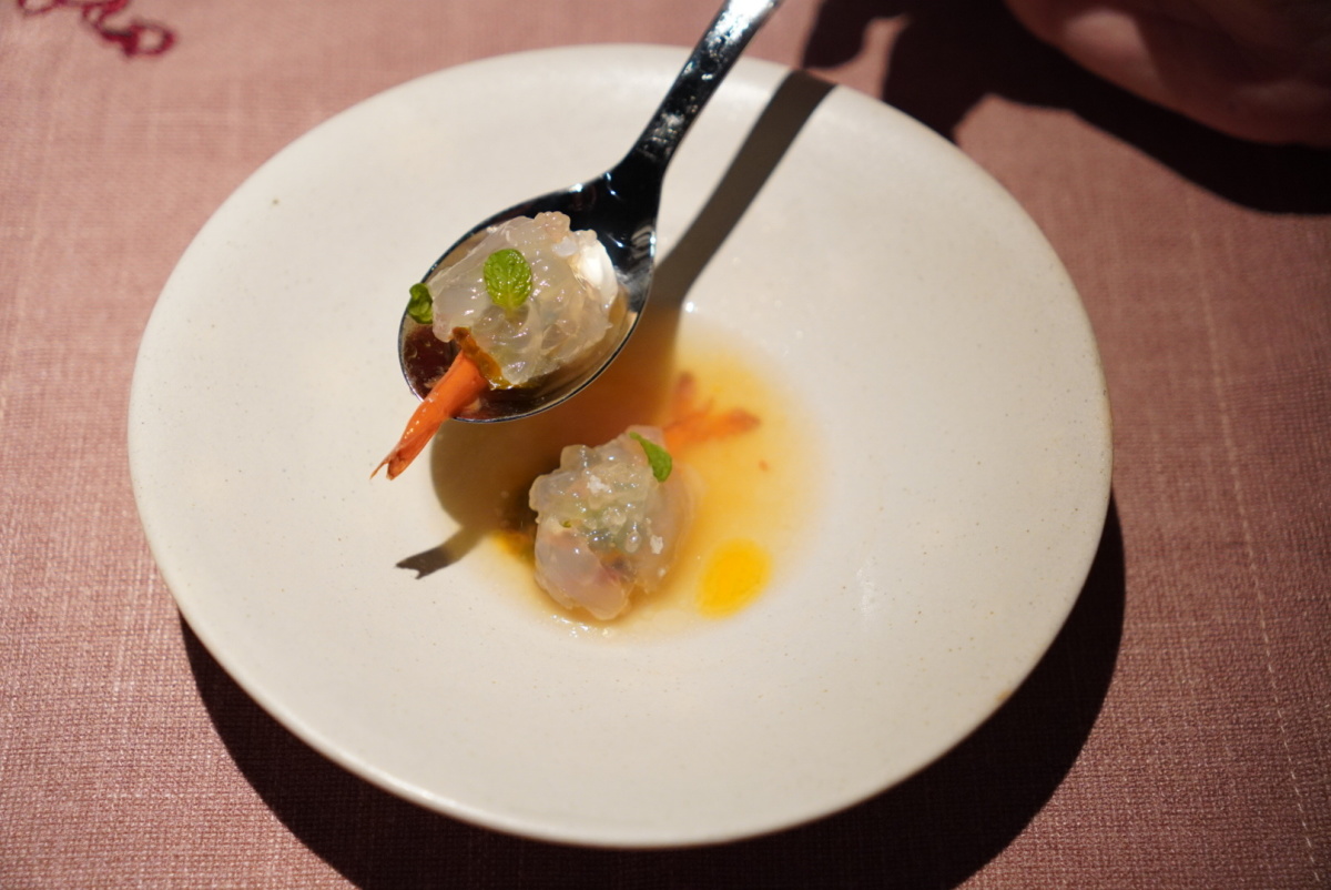 Cỗ làng 2,5 triệu đồng trong nhà hàng Michelin TP HCM - 3