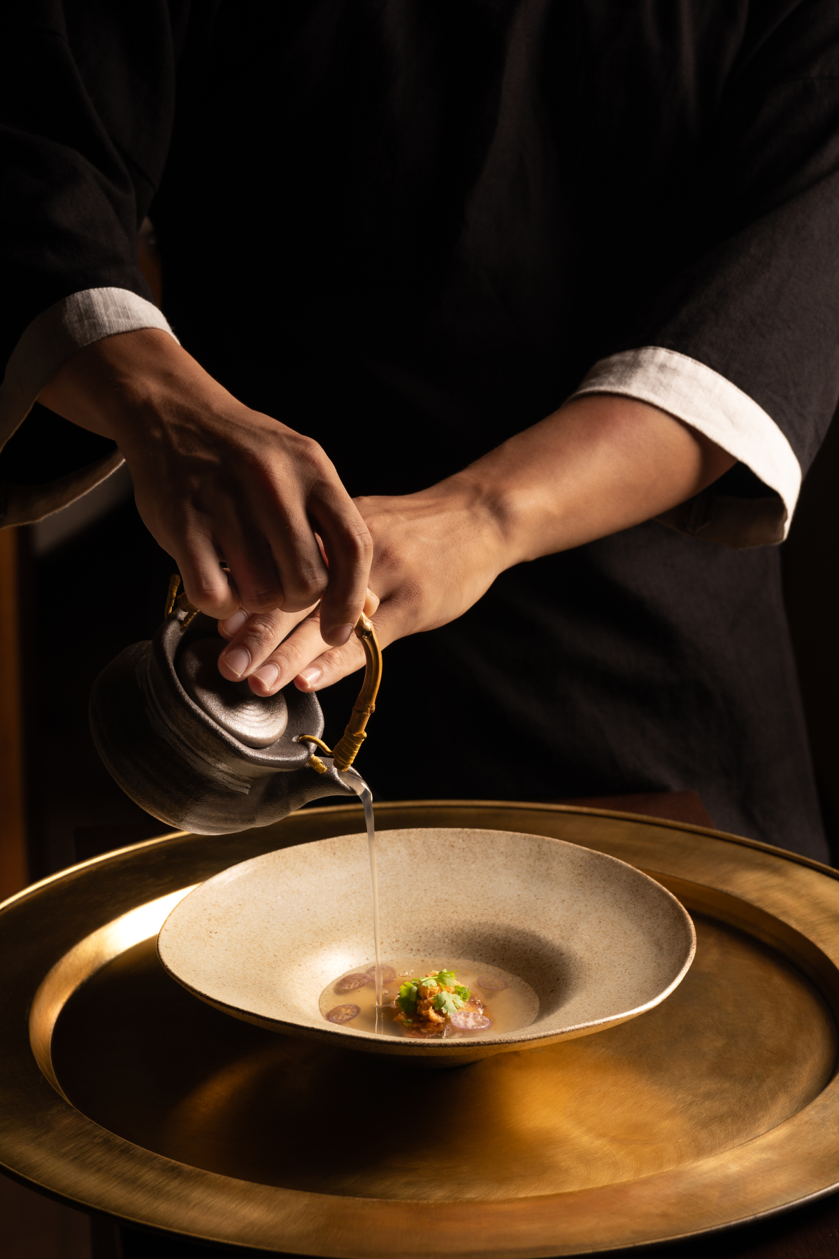 Cỗ làng 2,5 triệu đồng trong nhà hàng Michelin TP HCM - 4