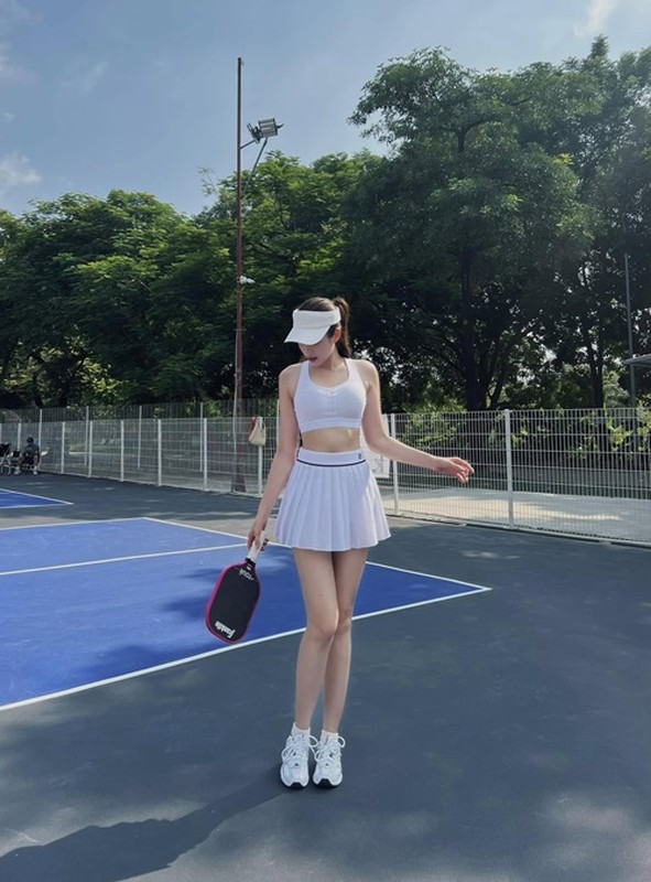 Nhan sắc của Đỗ Thị Hà trên sân pickleball nhận được nhiều lời khen ngợi. Ảnh: FB Đỗ Thị Hà.