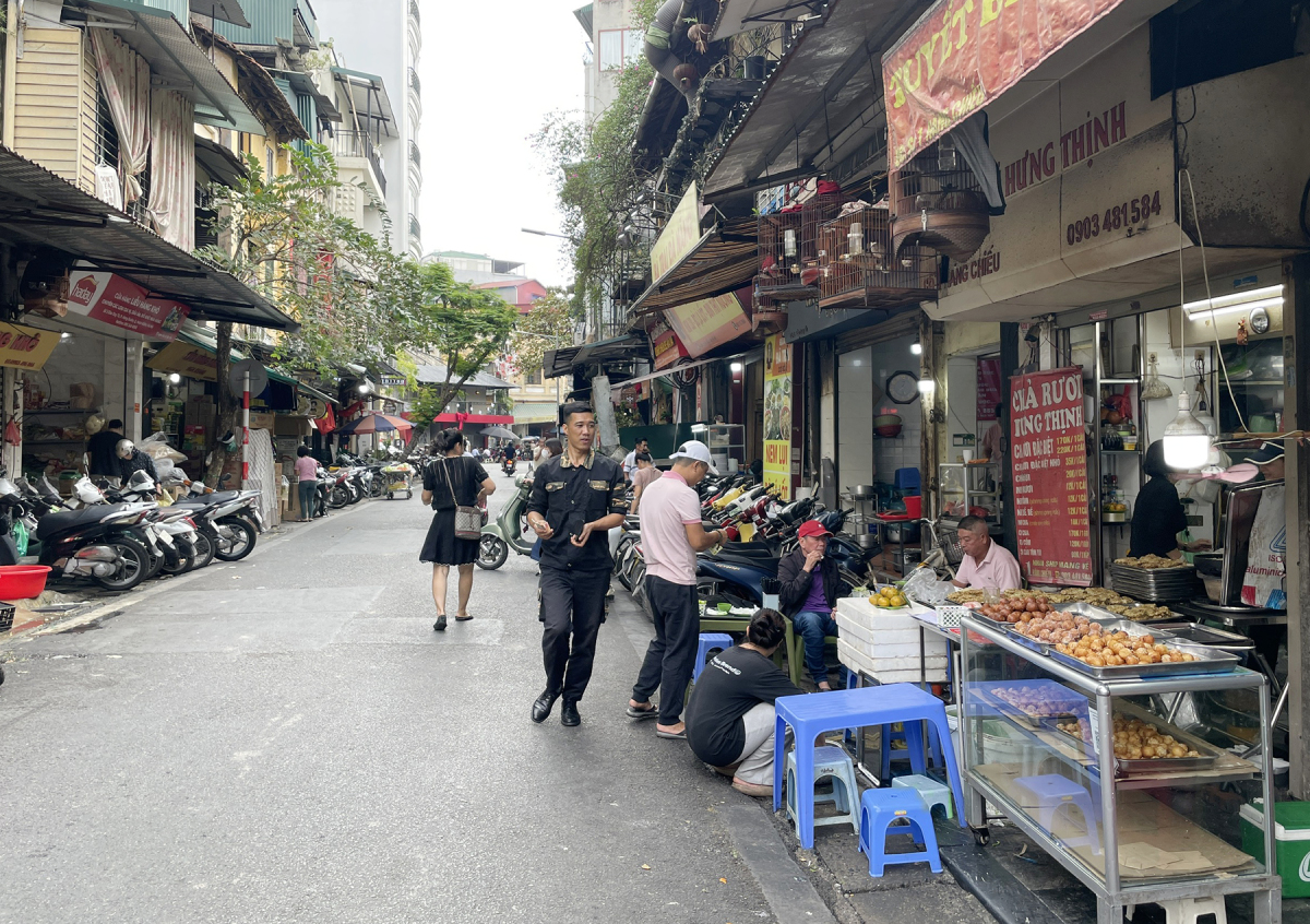 Hàng chả rươi truyền thống hơn 30 năm ở phố cổ - 1