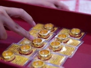 Tiêu dùng - Giá vàng đứng im, có nên mua vào lúc này?