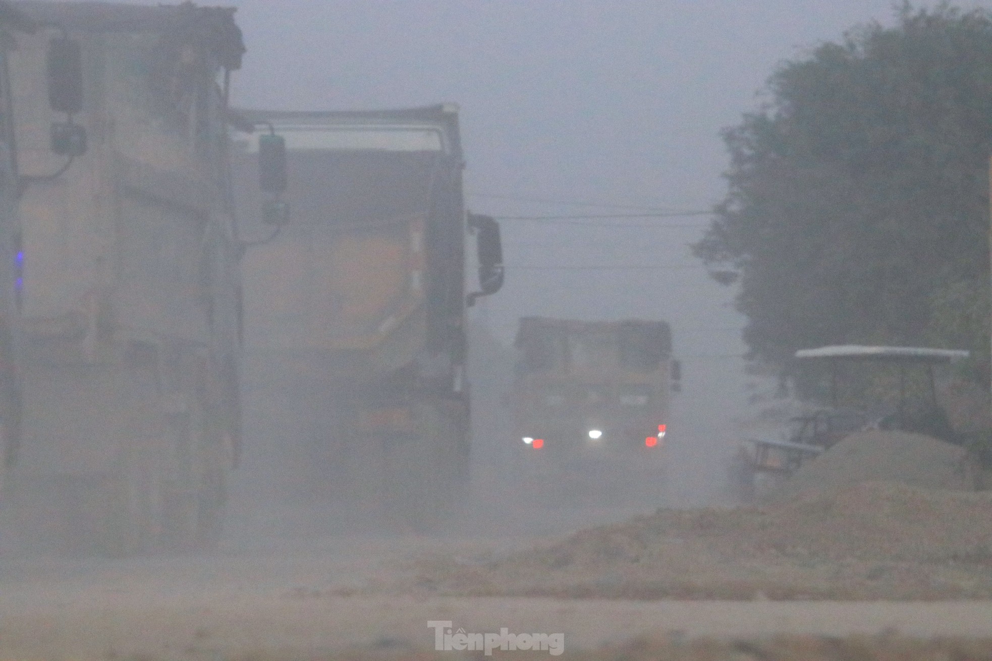 Bụi mù mịt trên công trường nghìn tỷ ở Nghệ An - 9