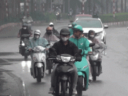 Tin tức - Người dân Thủ đô trong ngày mưa phùn đầu đợt rét đậm