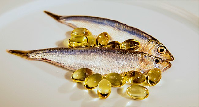 Dầu cá có chứa axit béo omega-3.