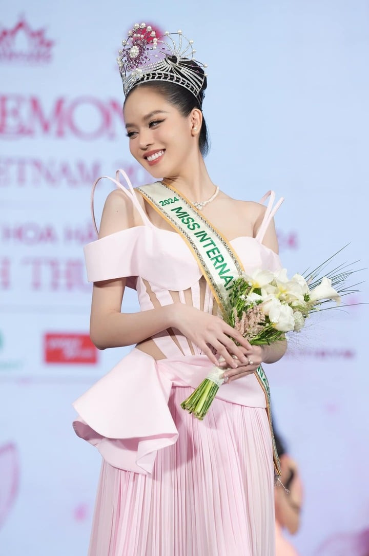  Huỳnh Thị Thanh Thủy là Hoa hậu Việt Nam tham gia Miss International.