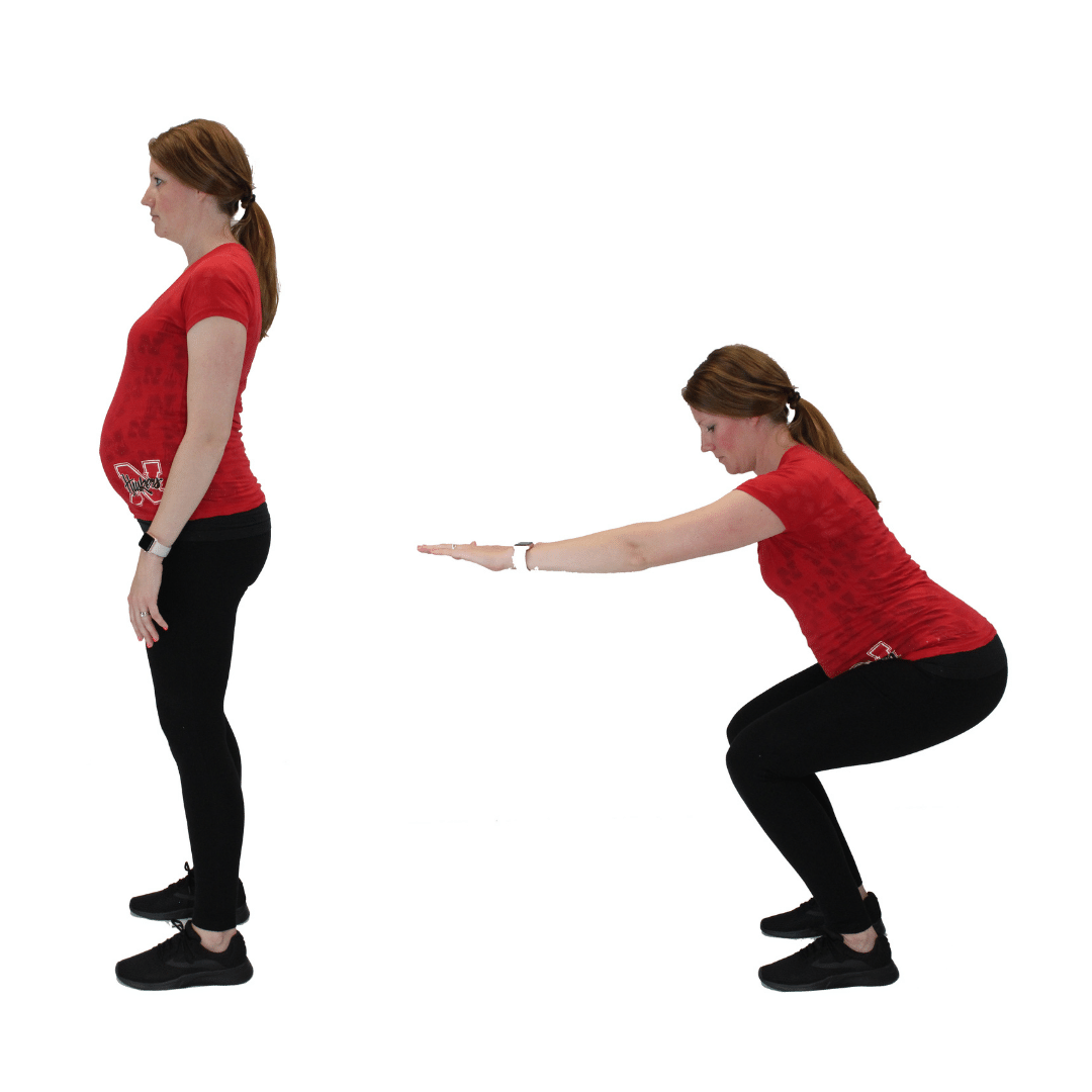 Phụ nữ mang thai tập squat.