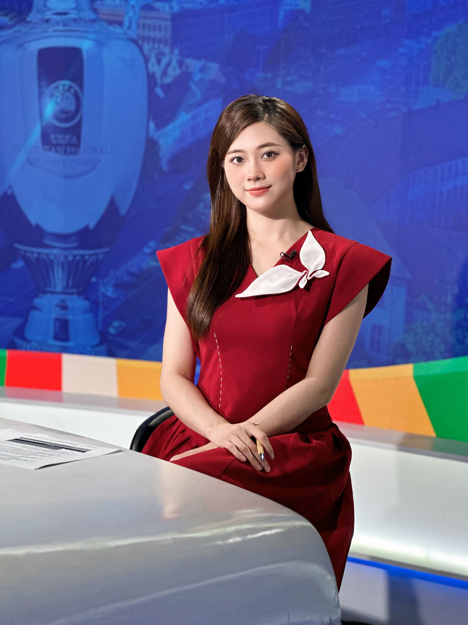 Hiện tại, Huyền Trang dẫn chương trình thể thao của Truyền hình MyTV. Hè năm 2024, người đẹp cũng ghi dấu ấn đậm nét khi trở thành MC bình luận trong chương trình Đồng hành cùng Euro 2024”. 