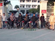 Clip Eva - Xử lý nhóm ‘choai choai’ mang ‘phóng lợn’ gây náo loạn đường phố