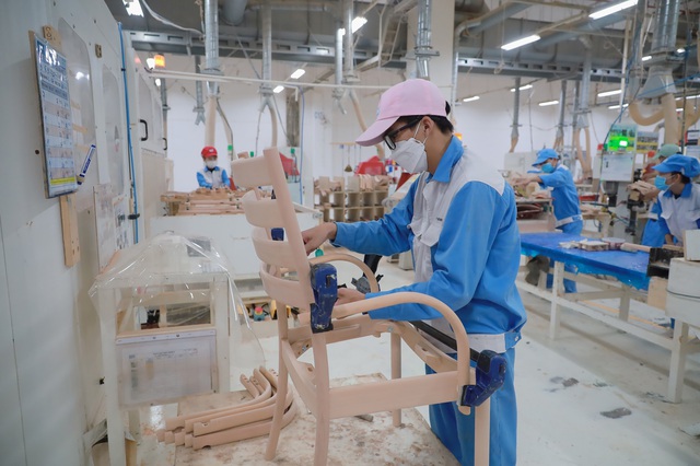 Theo quy định, năm 2025 độ tuổi nghỉ hưu của người lao động nam sẽ là 61 tuổi 3 tháng. Ảnh minh họa: TL