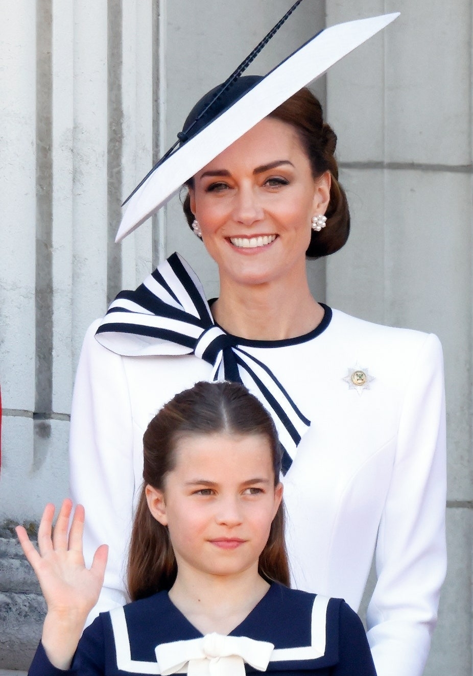 Vương phi Kate Middleton theo đuổi mốt nơ - 6