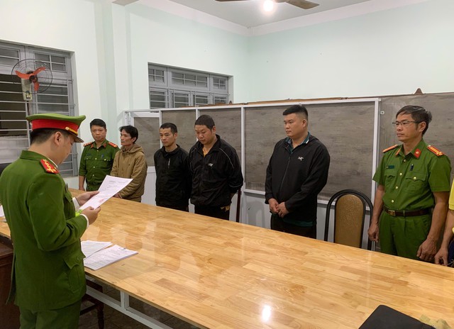 Cơ quan công an khởi tố 4 đối tượng sản xuất giá đỗ ủ chất cấm