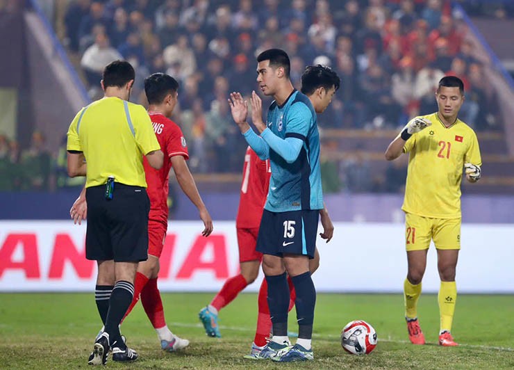 ĐT Việt Nam đấu Singapore: Ngỡ ngàng 3 tình huống VAR, penalty xác đáng - 5
