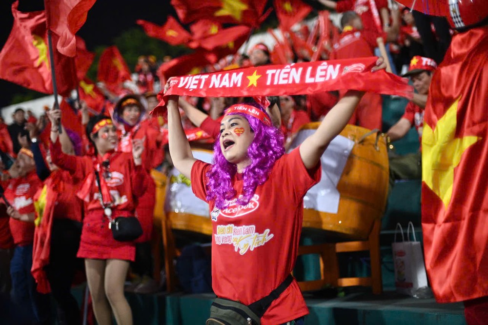 Việt Nam Tiến Lên và đã tiến vào chung kết