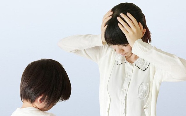Phần thưởng càng nhiều, sự tiến bộ của trẻ càng nhanh; Ngược lại, khi bị đánh giá thấp, trẻ càng có khả năng coi đó là đặc điểm của mình, từ có thể làm được trở thành hoàn toàn không thể làm được. Ảnh minh hoạ