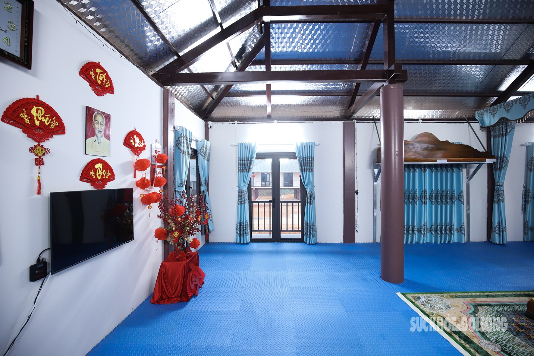 Đến nay, các hộ gia đình đã nhận nhà đợt 1, đã trang trí nhà, một số hộ đã chuyển lên ở và một số hộ đang chờ ngày về nhà mới. Sau này, Làng Nủ sẽ là ngôi làng hạnh phúc, là nơi đáng sống để xứng đáng với tình yêu thương, đùm bọc của đồng bào cả nước suốt thời gian qua, bà Vũ Thị Tư nói.