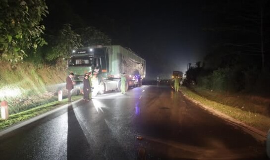 Hiện trưởng vụ tai nạn. (Ảnh: Công an tỉnh Hòa Bình).