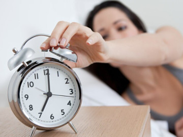 11 thói quen ngay khi thức dậy khiến sức khỏe bị tàn phá, nhiều người biết gây hại nhưng không bỏ được