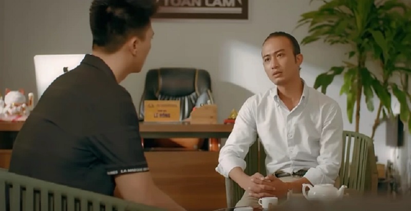 Hồng phải đối đầu với rất nhiều thế lực.