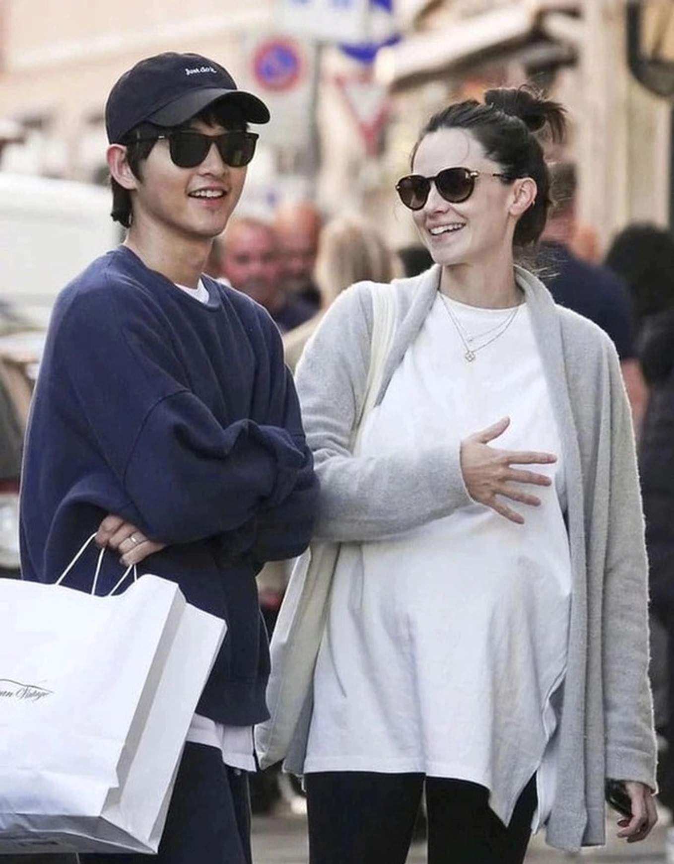 Song Joong Ki và vợ trong lần đầu mang thai.