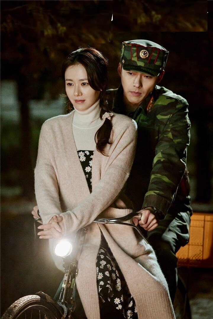 Hyun Bin và Son Ye Jin trong “Hạ Cánh Nơi Anh”.