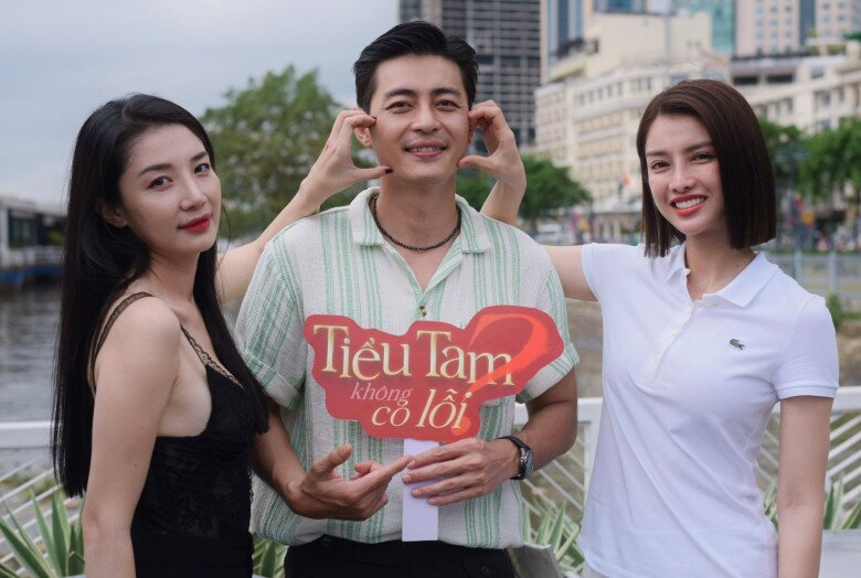 Bất ngờ với cảnh táo bạo của nữ diễn viên Lật Mặt 7 và amp;#34;người chồngamp;#34; đã kết hôn 10 năm - 4