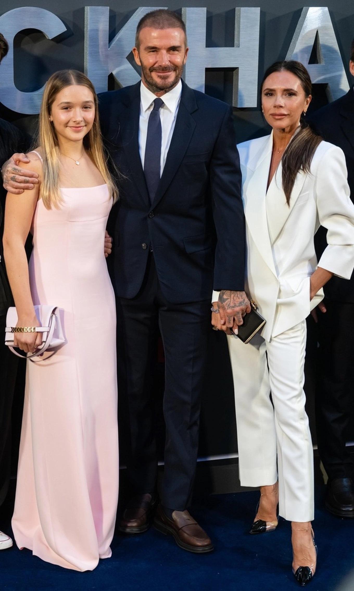 Harper Seven Beckham y sus padres asistieron a un evento de moda a fines de septiembre de 2024.